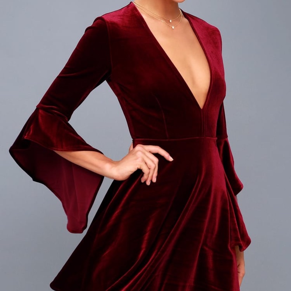 Lulu’s Burgundy Velvet Plunge Dress